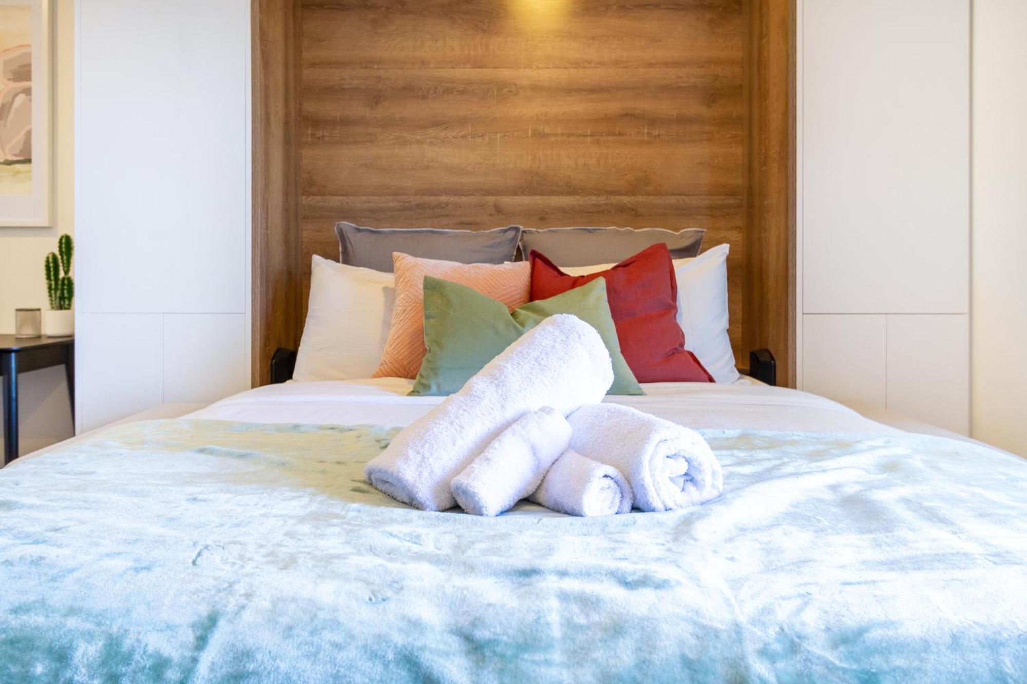 כרייסטצ'רץ' City Living: Upper Studio Haven On Wilmer מראה חיצוני תמונה