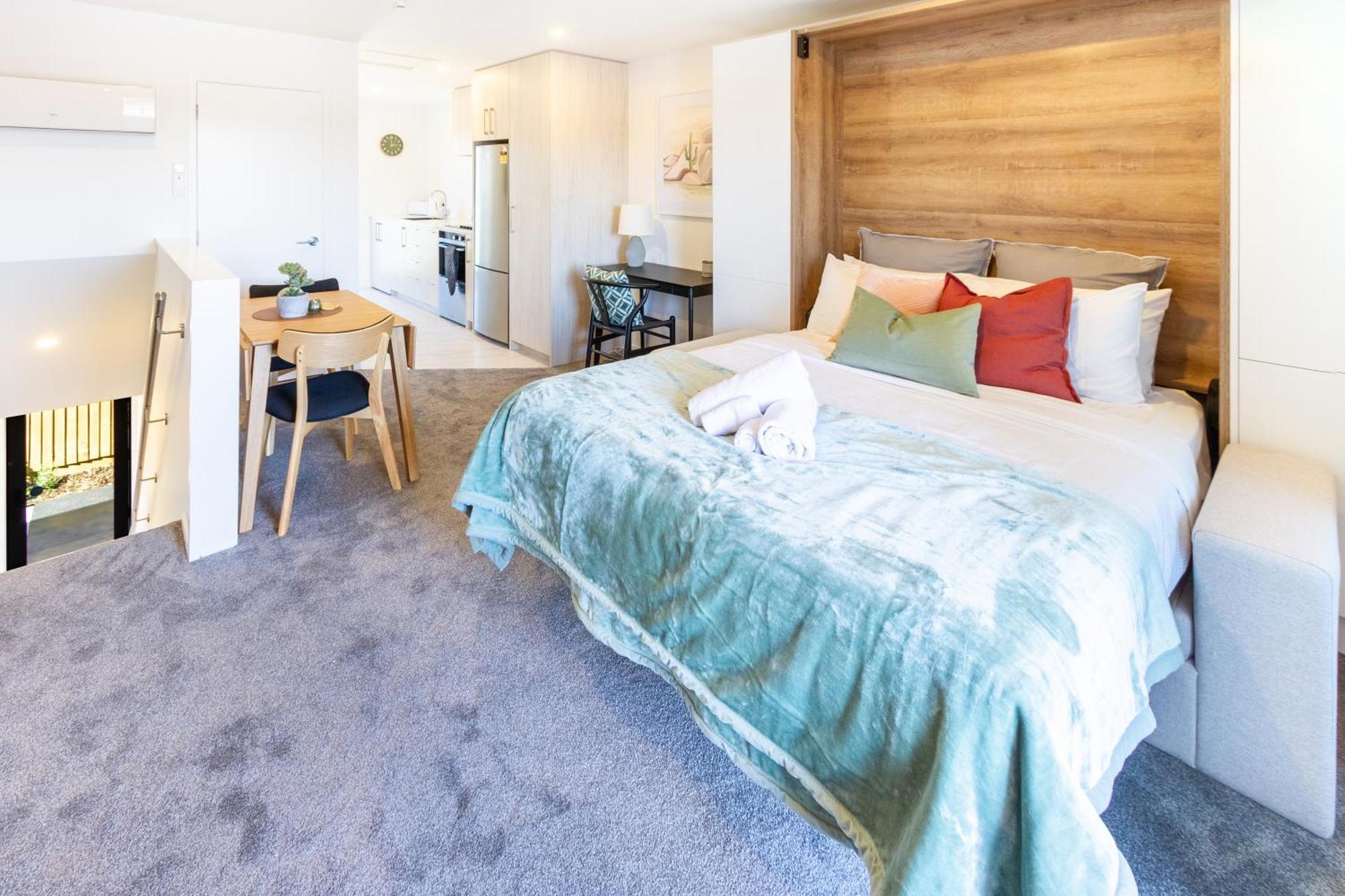 כרייסטצ'רץ' City Living: Upper Studio Haven On Wilmer מראה חיצוני תמונה